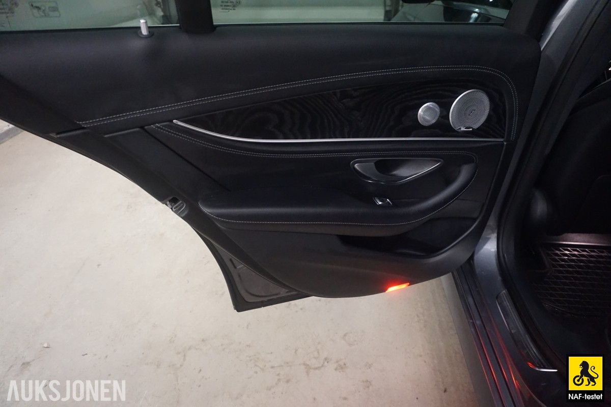 2017 Mercedes-Benz E200 AMG 184HK AUTOMAT HENGERFESTE BURMESTER 360-KAMERA PANORAMA HEAD-UP