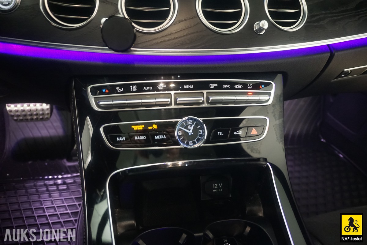 2017 Mercedes-Benz E200 AMG 184HK AUTOMAT HENGERFESTE BURMESTER 360-KAMERA PANORAMA HEAD-UP