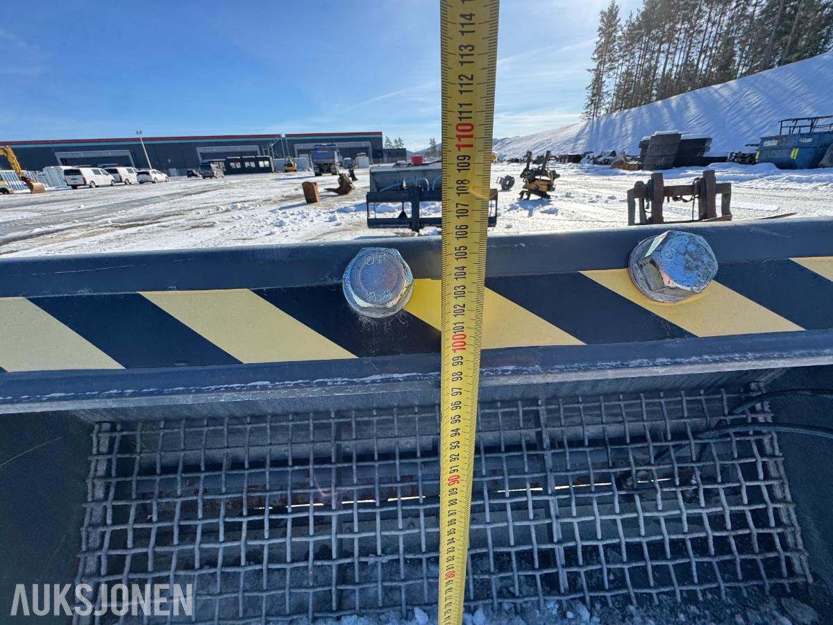 Stark HK 2000 sandspreder / strøkasse