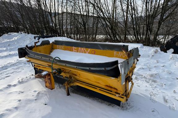 2010 Falköping LB 1000 strøkasse - 1 m3 - CE - rep objekt