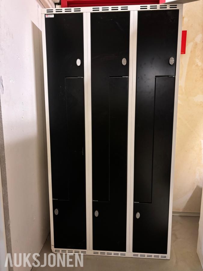3 Sett garderobeskap "Sarpsborg metall SMZ"