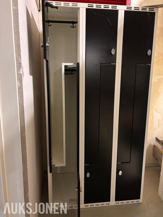 3 Sett garderobeskap "Sarpsborg metall SMZ"