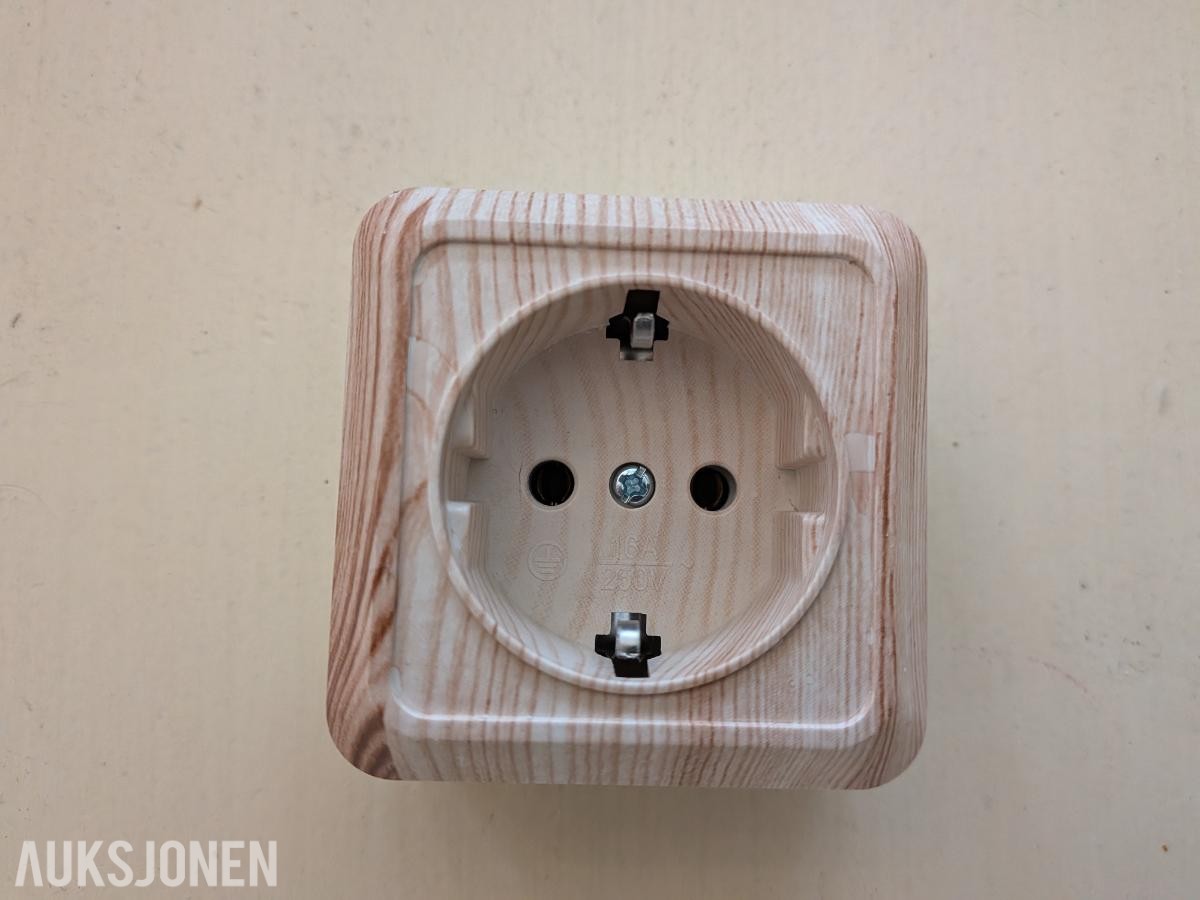 Brytere og stikkontakter Treimitasjon
