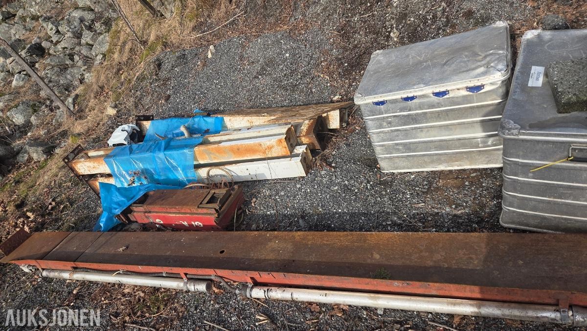 Stenhøj 4 søyler løftebukk - ingen minstepris