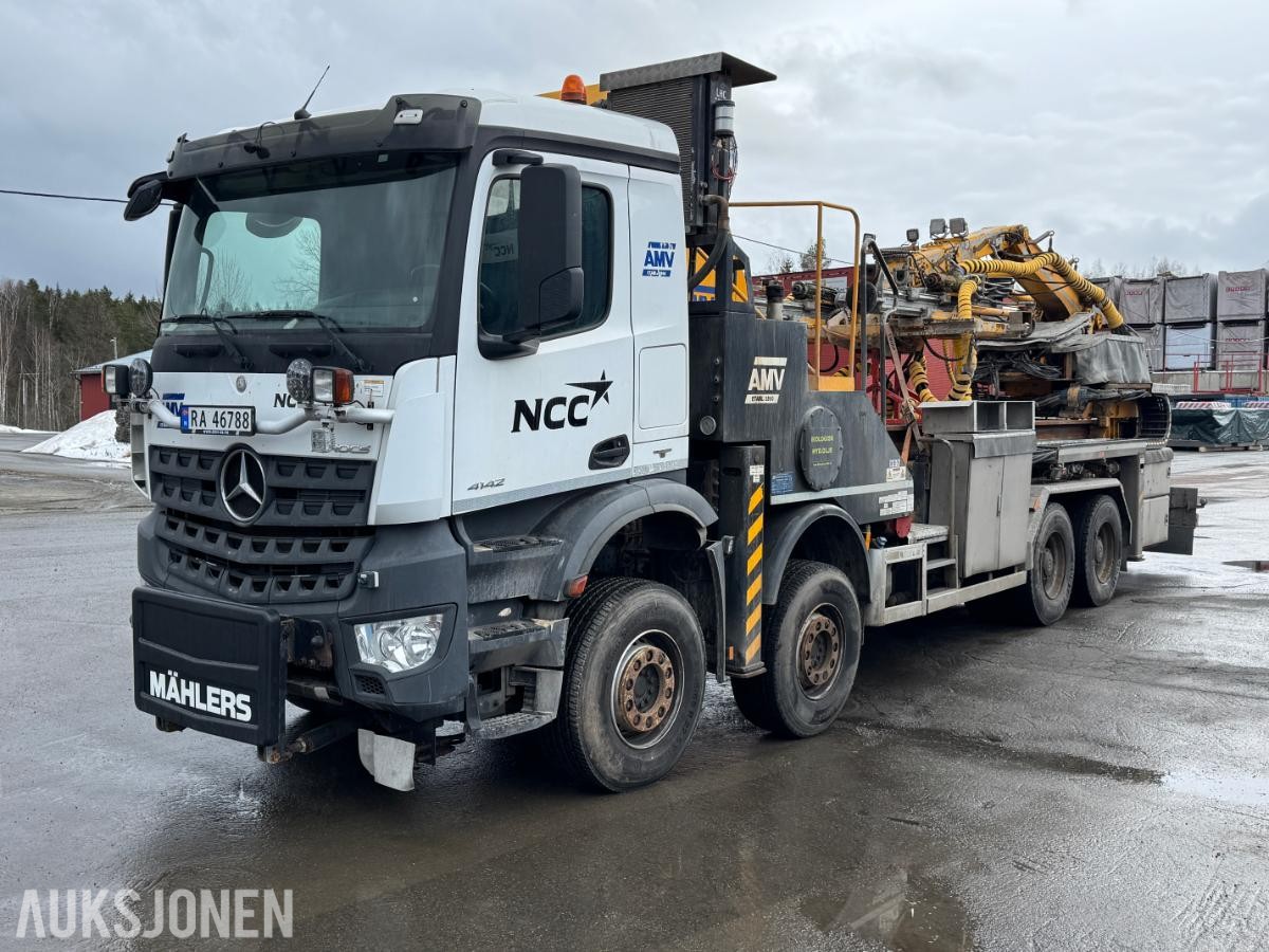 2017 Mercedes-Benz Arocs 8x4 bolterigg 2 armer / nylig EU-godkjent