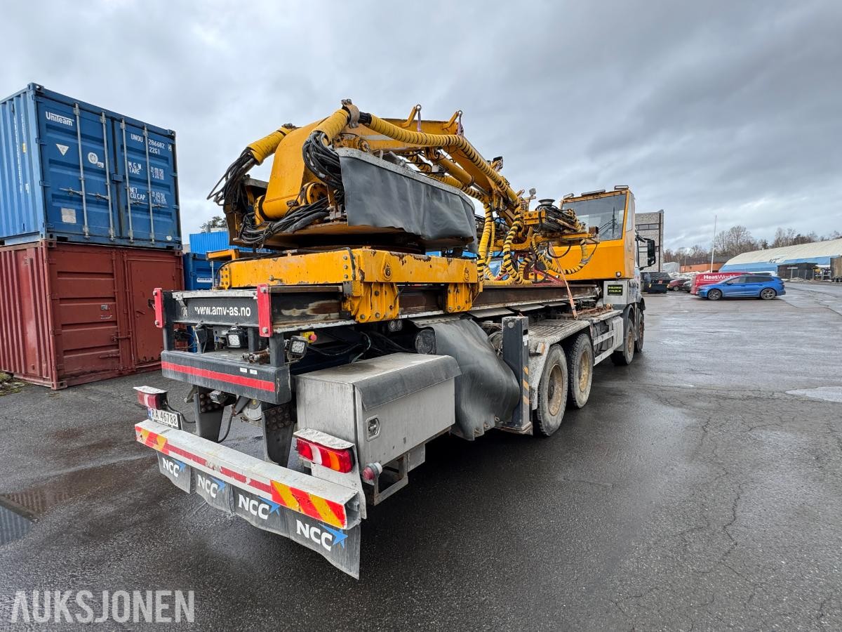2017 Mercedes-Benz Arocs 8x4 bolterigg 2 armer / nylig EU-godkjent