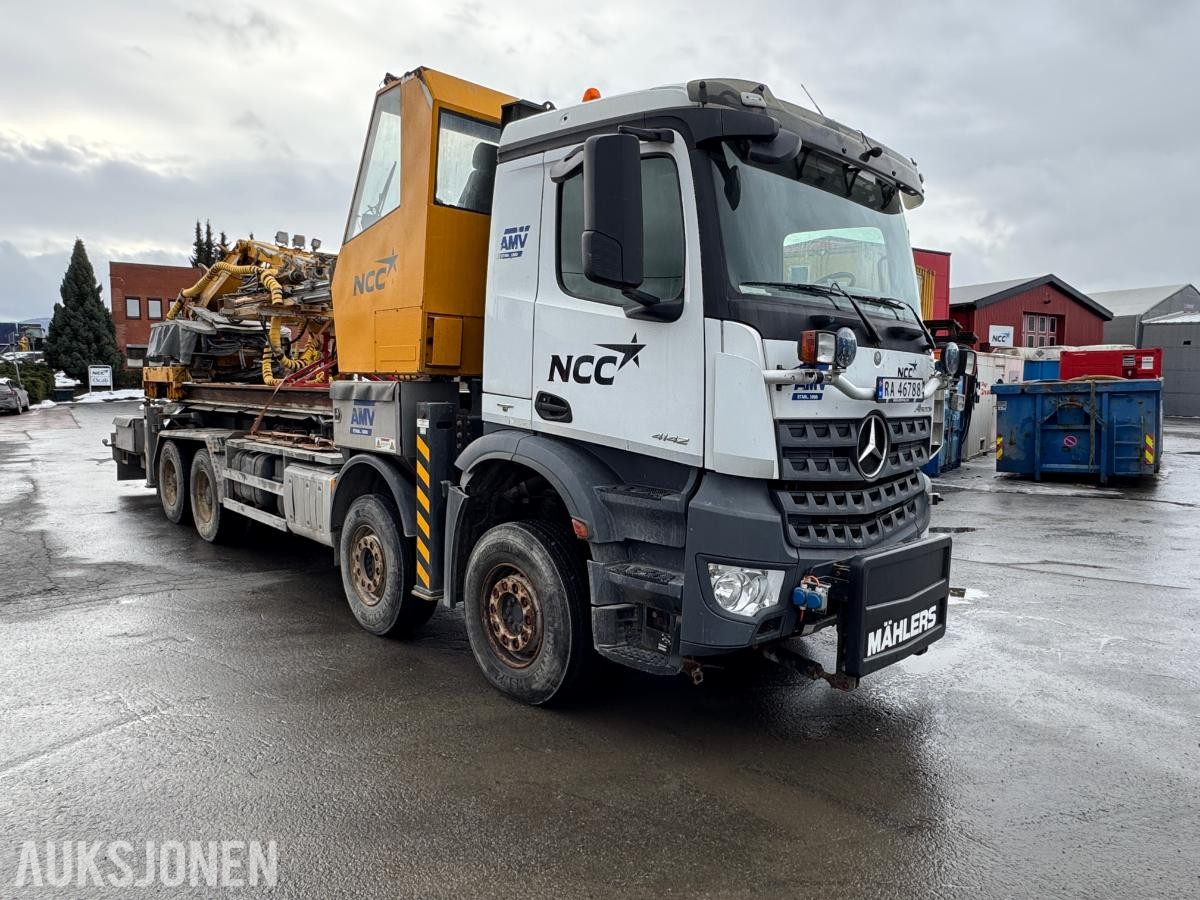 2017 Mercedes-Benz Arocs 8x4 bolterigg 2 armer / nylig EU-godkjent