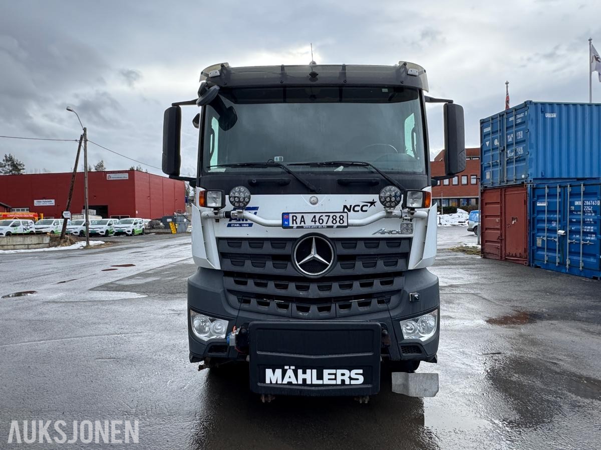 2017 Mercedes-Benz Arocs 8x4 bolterigg 2 armer / nylig EU-godkjent
