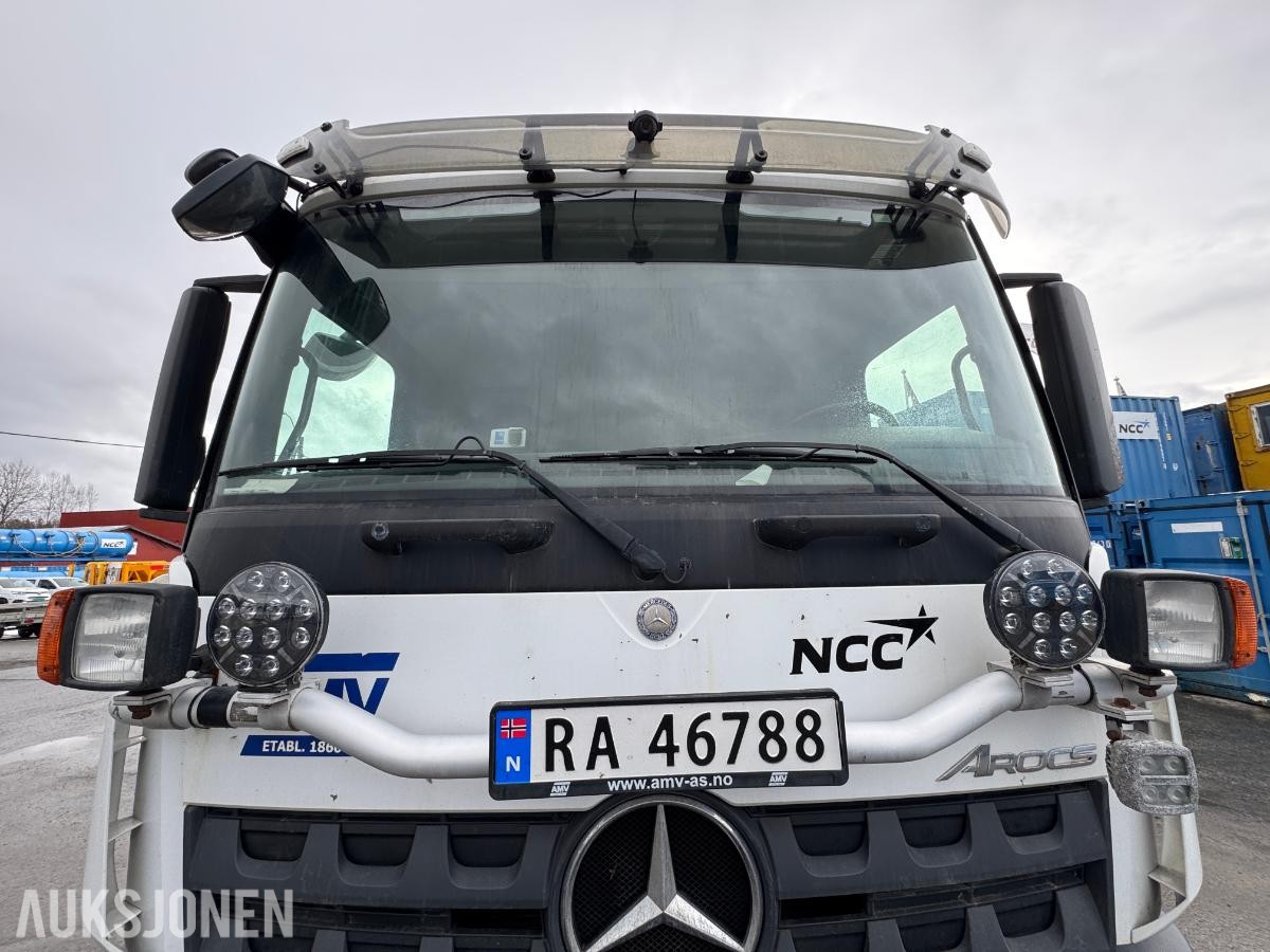 2017 Mercedes-Benz Arocs 8x4 bolterigg 2 armer / nylig EU-godkjent