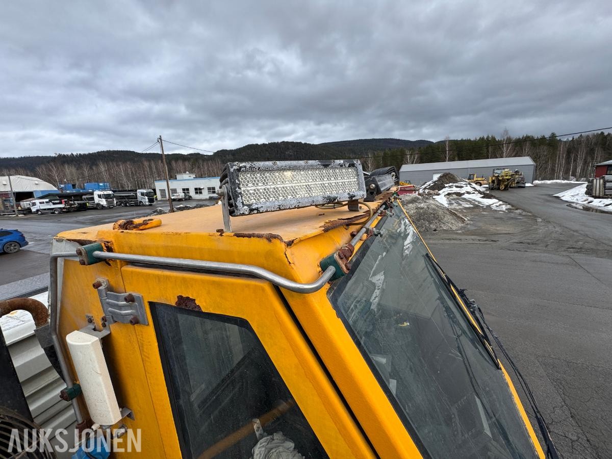 2017 Mercedes-Benz Arocs 8x4 bolterigg 2 armer / nylig EU-godkjent