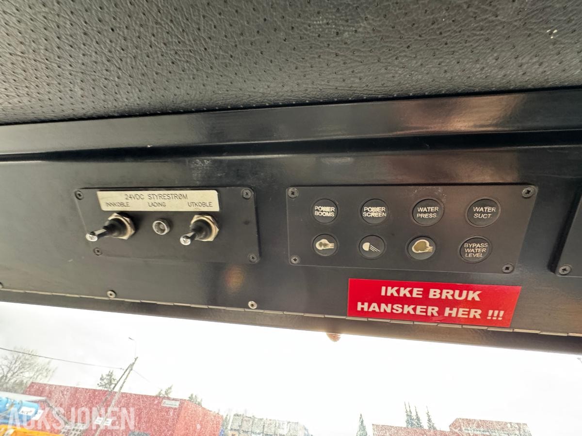 2017 Mercedes-Benz Arocs 8x4 bolterigg 2 armer / nylig EU-godkjent
