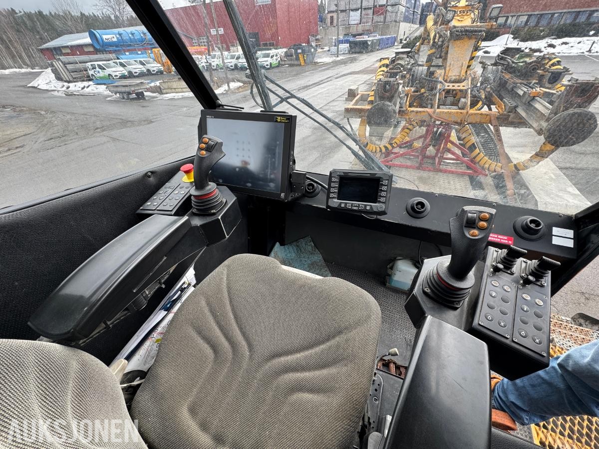 2017 Mercedes-Benz Arocs 8x4 bolterigg 2 armer / nylig EU-godkjent