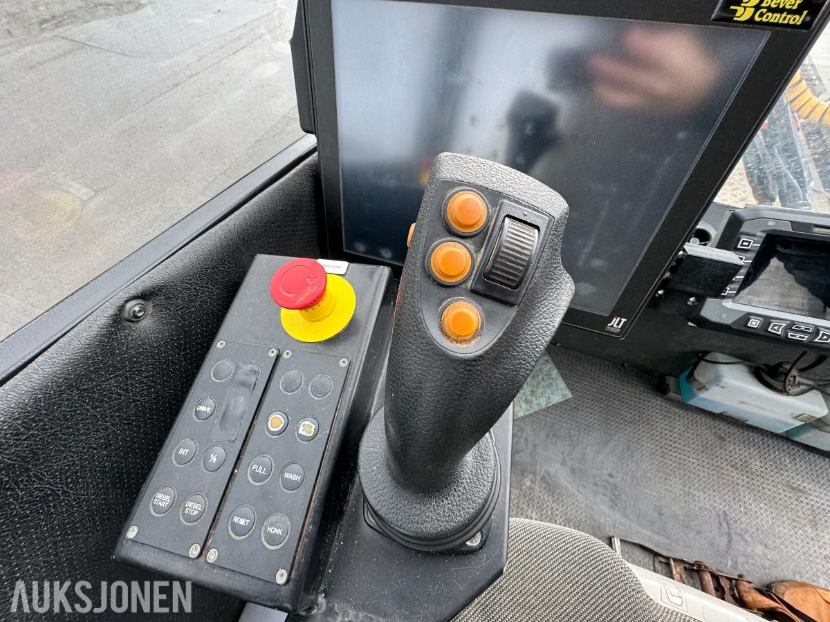 2017 Mercedes-Benz Arocs 8x4 bolterigg 2 armer / nylig EU-godkjent