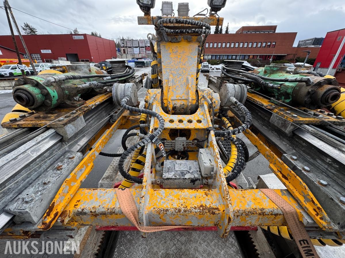 2017 Mercedes-Benz Arocs 8x4 bolterigg 2 armer / nylig EU-godkjent