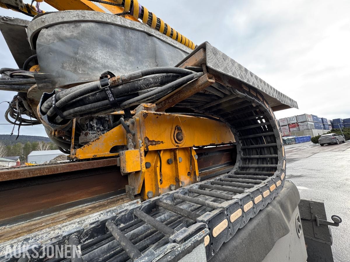 2017 Mercedes-Benz Arocs 8x4 bolterigg 2 armer / nylig EU-godkjent