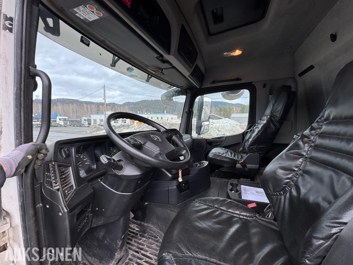 2017 Mercedes-Benz Arocs 8x4 bolterigg 2 armer / nylig EU-godkjent