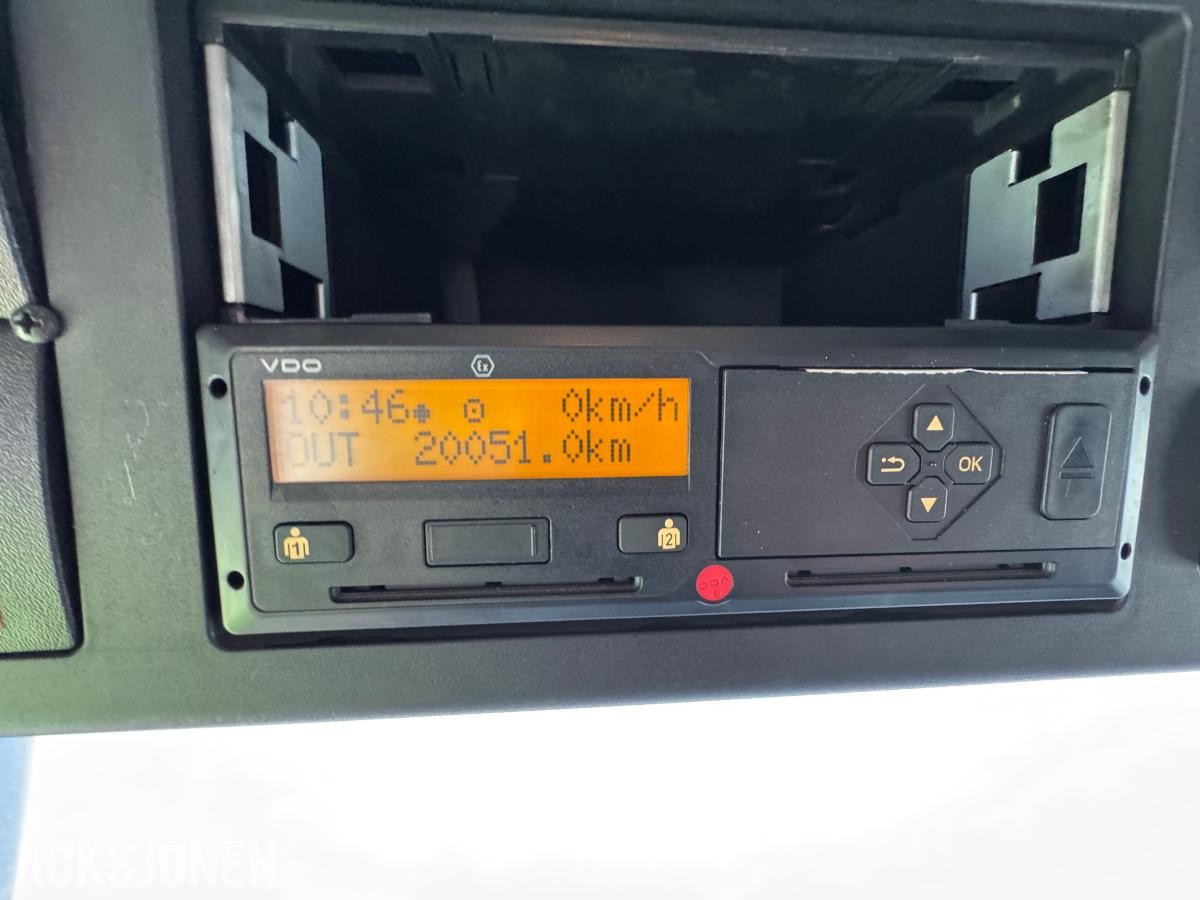 2017 Mercedes-Benz Arocs 8x4 bolterigg 2 armer / nylig EU-godkjent