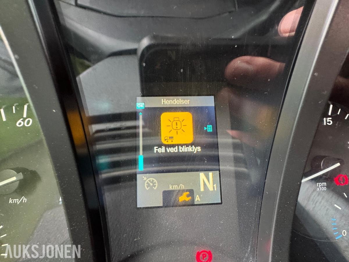 2017 Mercedes-Benz Arocs 8x4 bolterigg 2 armer / nylig EU-godkjent