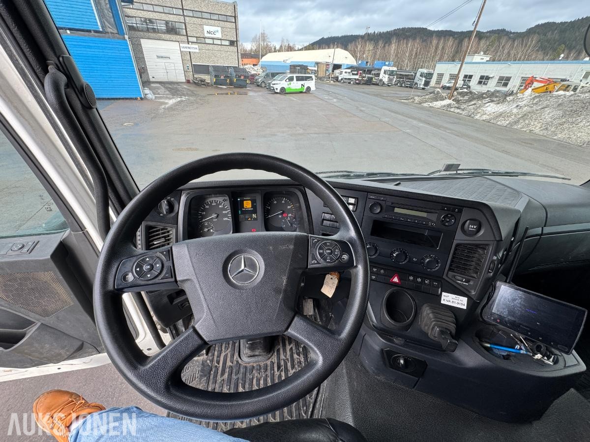 2017 Mercedes-Benz Arocs 8x4 bolterigg 2 armer / nylig EU-godkjent