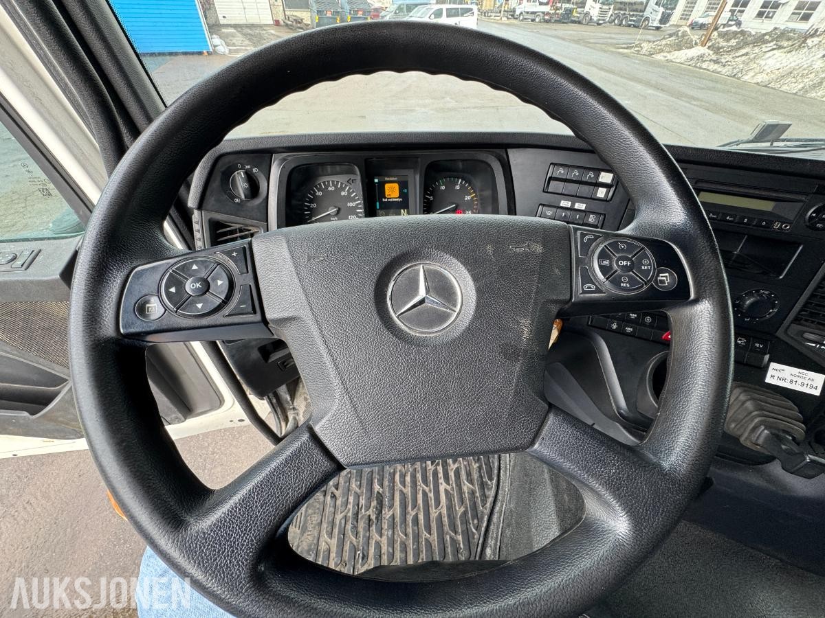 2017 Mercedes-Benz Arocs 8x4 bolterigg 2 armer / nylig EU-godkjent