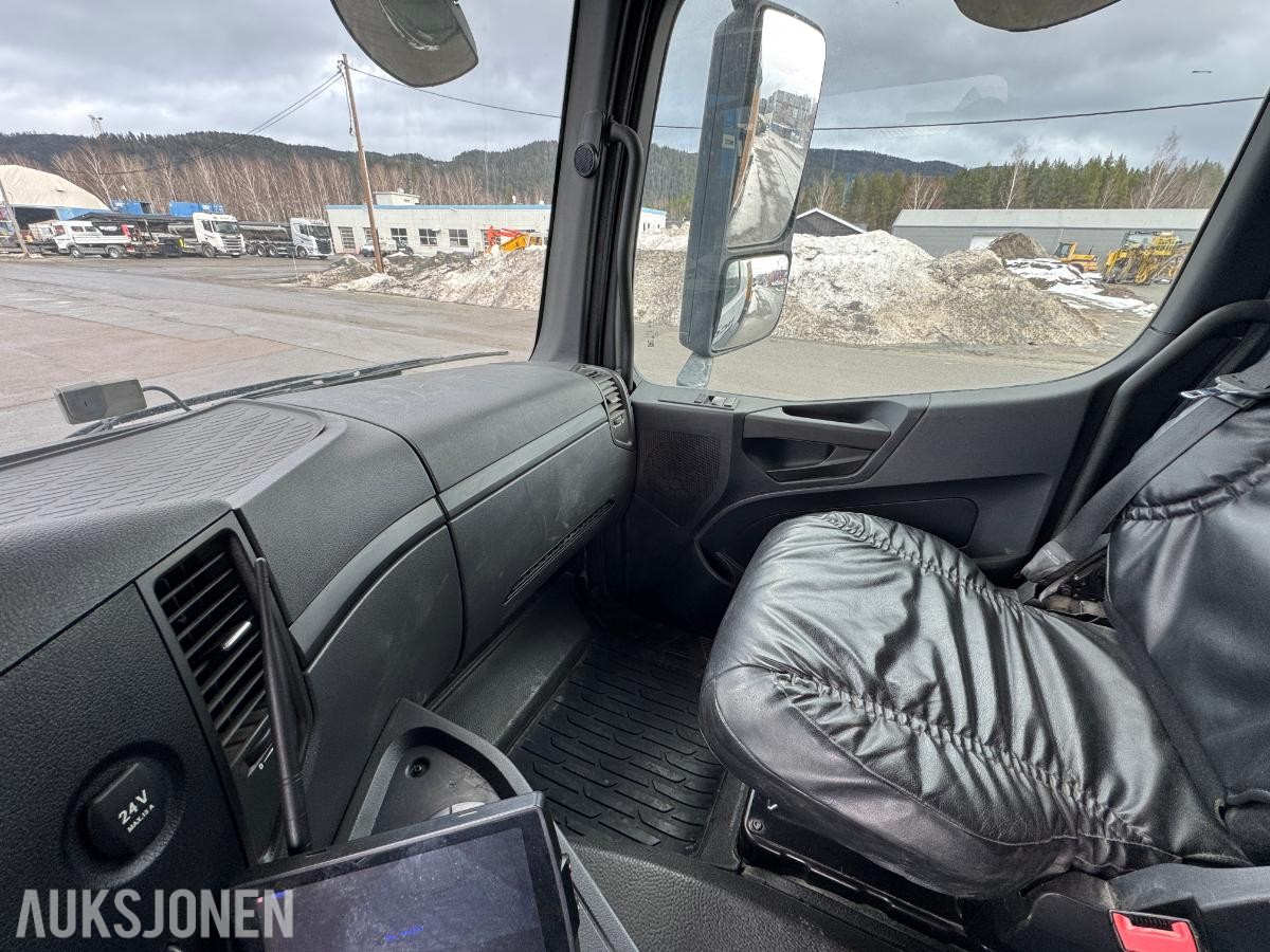 2017 Mercedes-Benz Arocs 8x4 bolterigg 2 armer / nylig EU-godkjent
