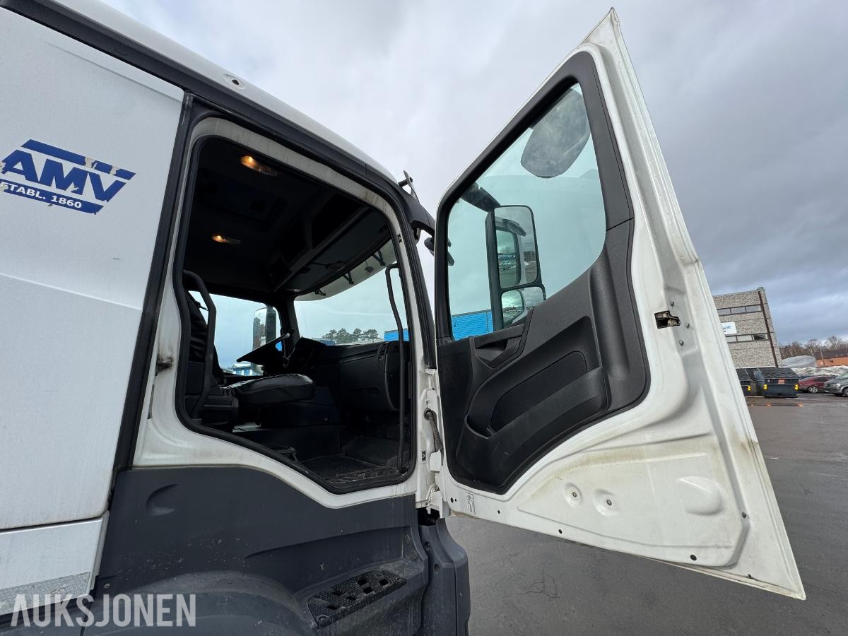 2017 Mercedes-Benz Arocs 8x4 bolterigg 2 armer / nylig EU-godkjent
