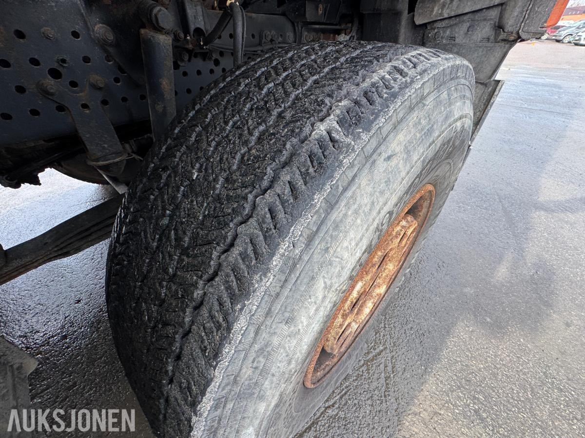 2017 Mercedes-Benz Arocs 8x4 bolterigg 2 armer / nylig EU-godkjent
