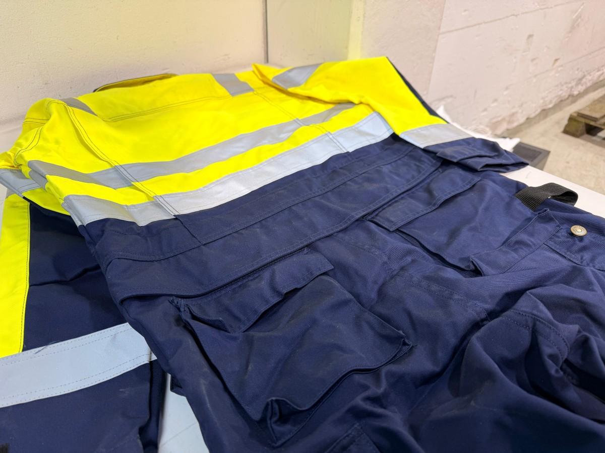4 stk Blåkläder varselkjeledress modell 6373 - størrelse C46