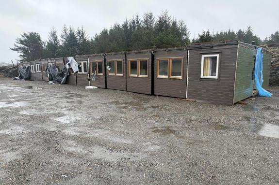 Brakkerigg / modulbygg – 15 enheter Ahsel Bruvik A-B Hus - brakker kan kjøpes 1 og 1