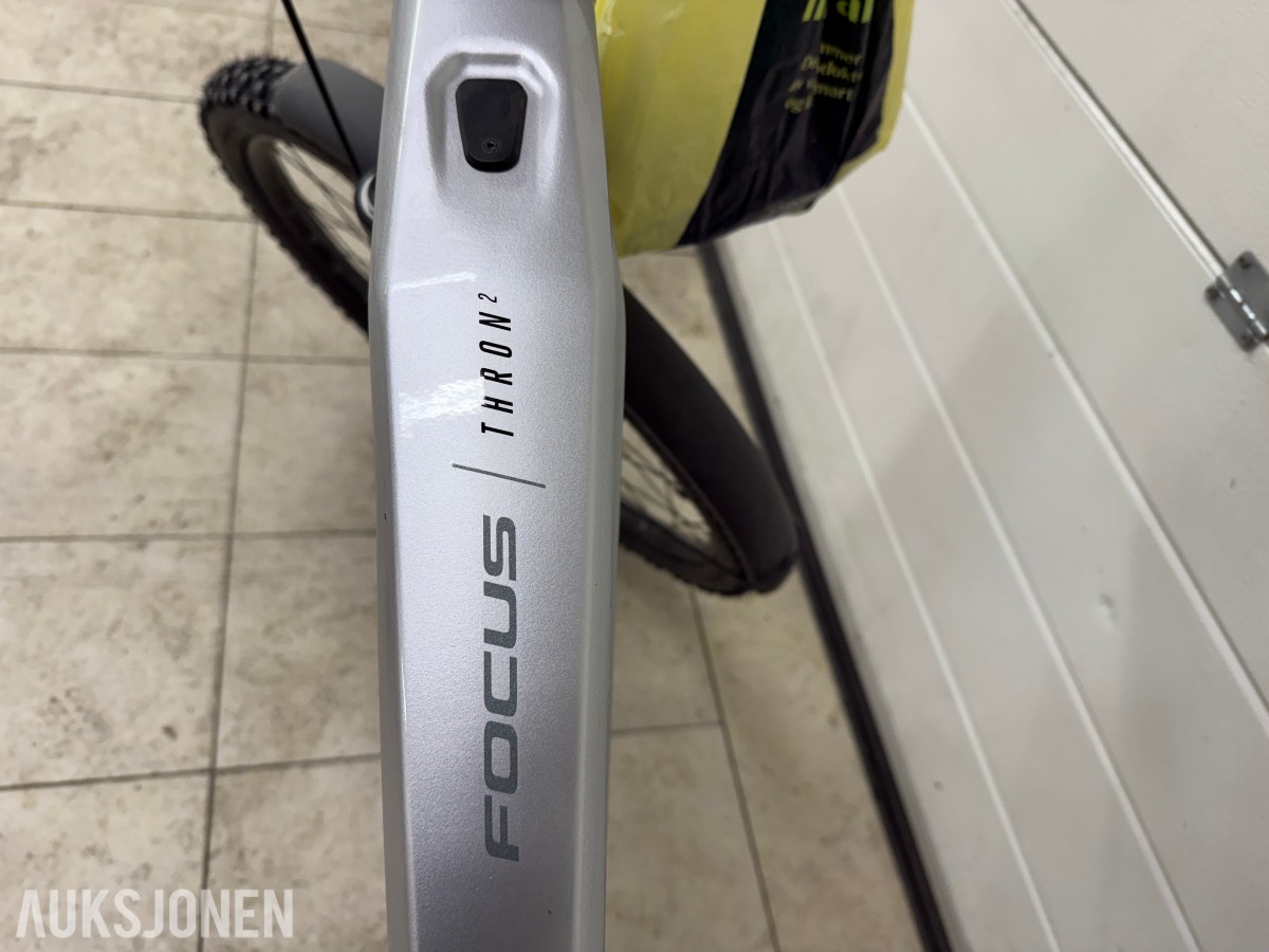 2024 Focus Thron² fulldempet elsykkel med 6.7 EQP 29" XL