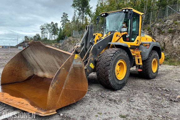 2021 Volvo L110H Hjullaster– i daglig drift – skuffe, pallegaffel og vinterdekk
