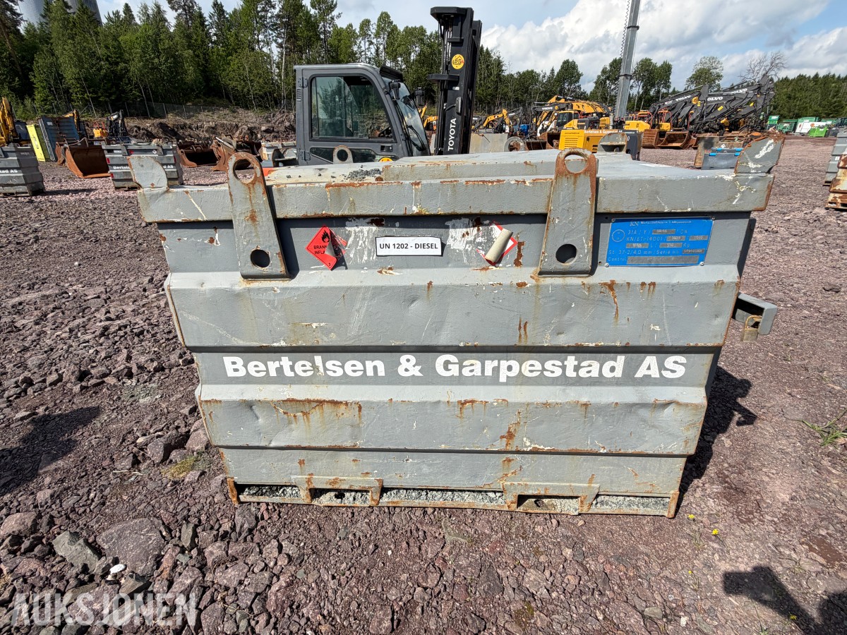 2015 KN Beholderfabrik & Miljøteknik 1000 L dieseltank