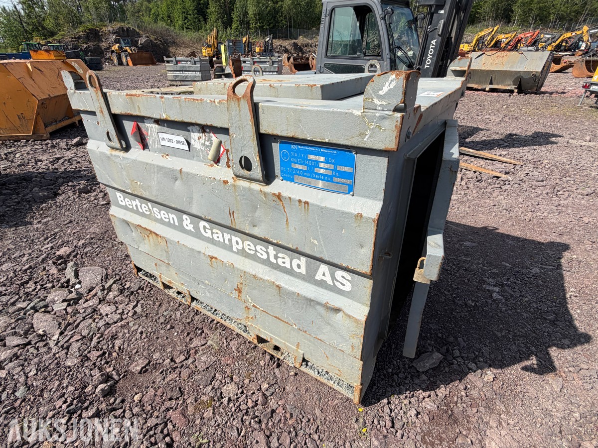 2015 KN Beholderfabrik & Miljøteknik 1000 L dieseltank