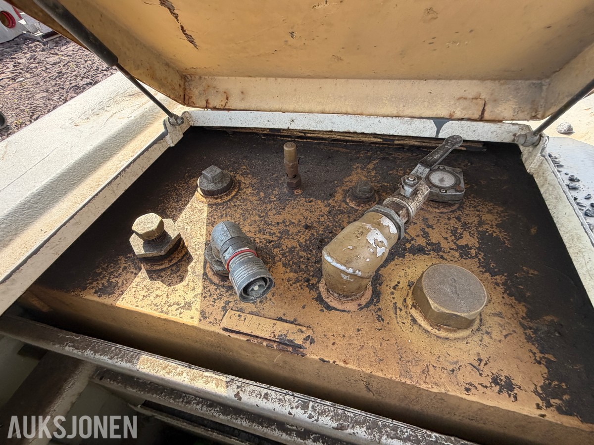 2015 KN Beholderfabrik & Miljøteknik 1000 L dieseltank