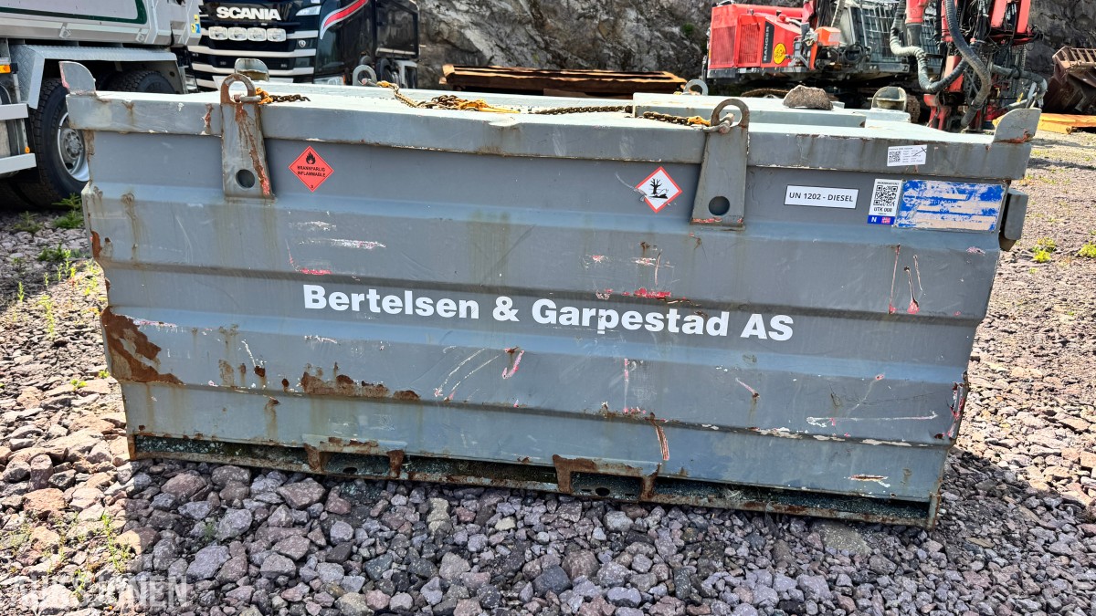 2015 KNSB 31A Dieseltank 2000L - Ca 500L diesel