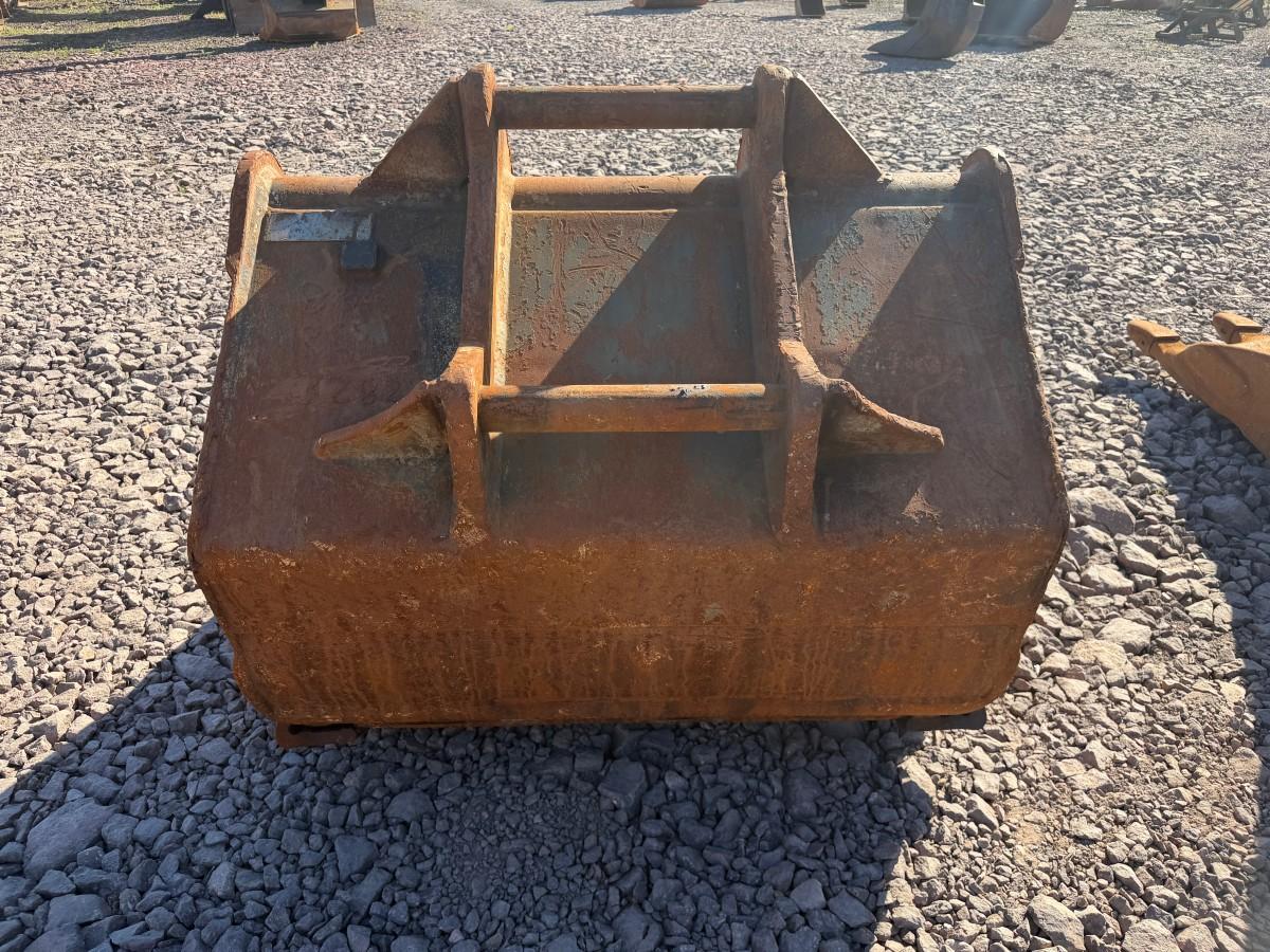 Gjerstad Tannskuff 1700 Liter S70 Cat-J