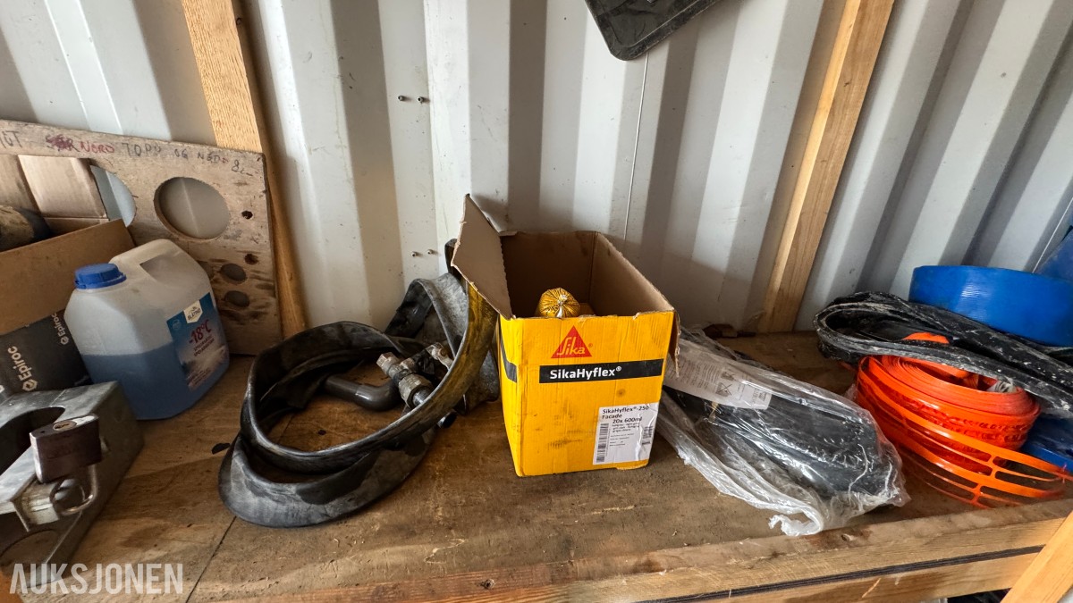2015 20 fots verkstedcontainer med innredning og utstyr