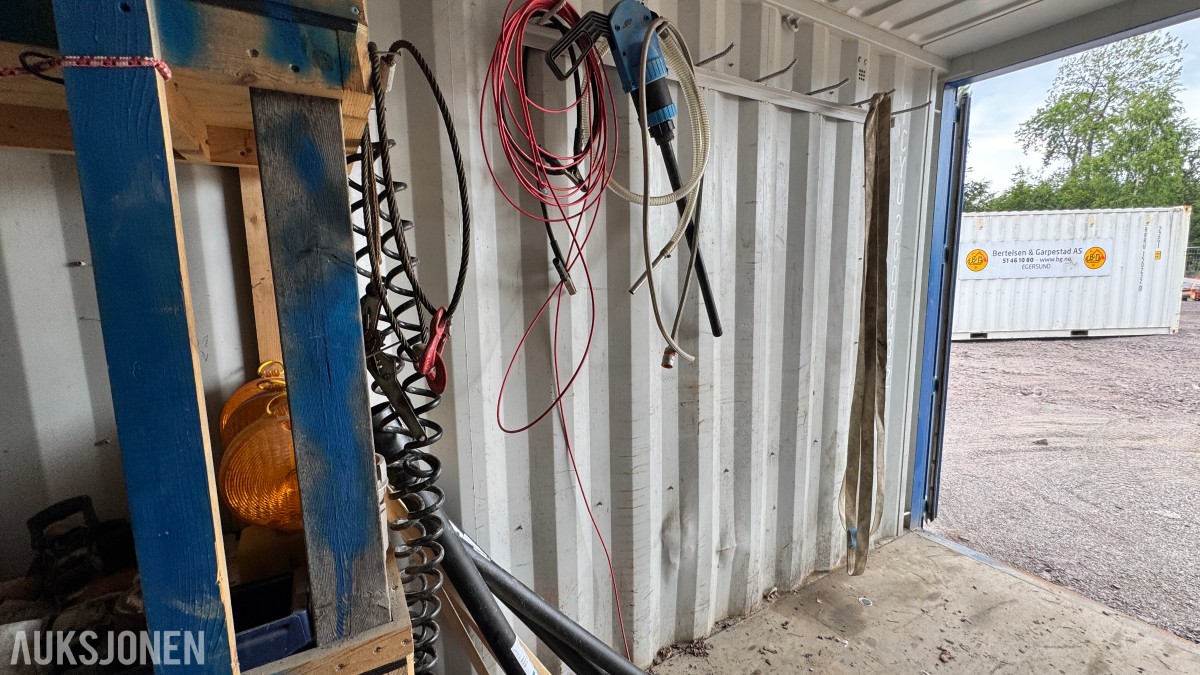 2015 20 fots verkstedcontainer med innredning og utstyr