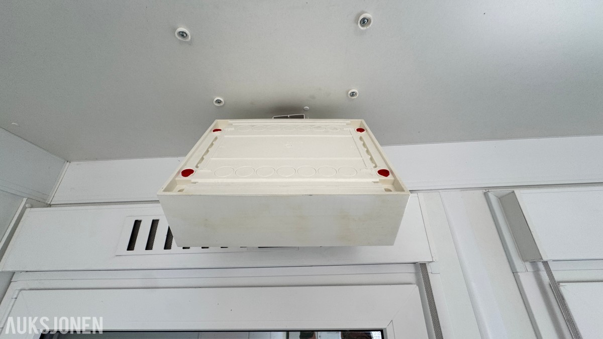 20 fots mannskapscontainer / brakkecontainer med 230V elektrisk anlegg
