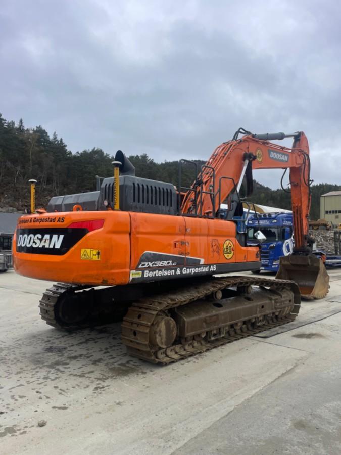 2018 Doosan DX380LC-5. GPS, sentralsmøring, to-kam plater