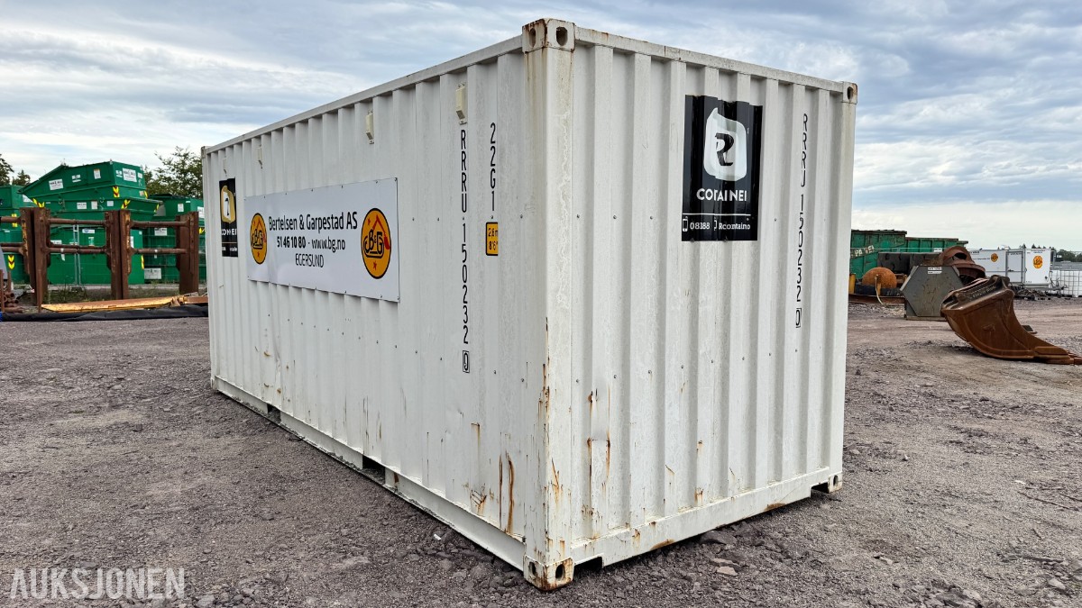 2016 20 fots container med rørdeler, koblinger og VA-materiell