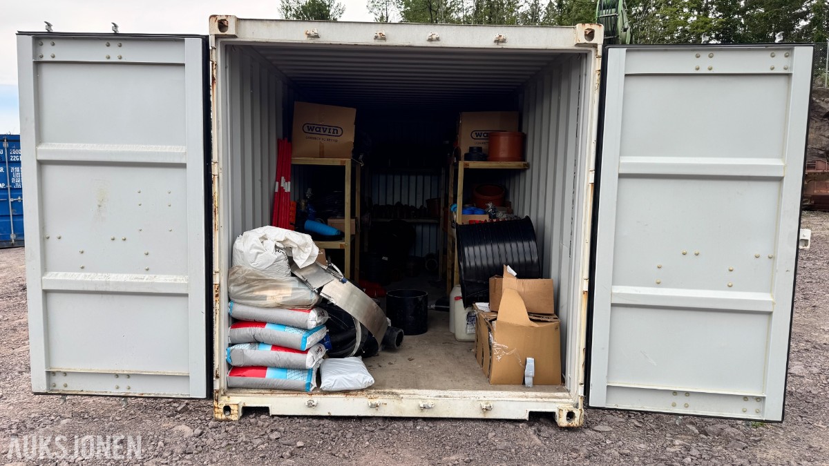 2016 20 fots container med rørdeler, koblinger og VA-materiell