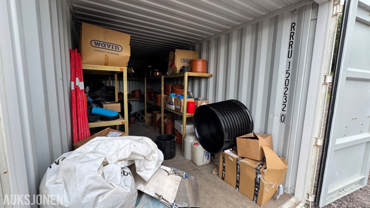 2016 20 fots container med rørdeler, koblinger og VA-materiell