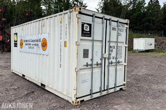 2016 20 fots container med rørdeler, koblinger og VA-materiell