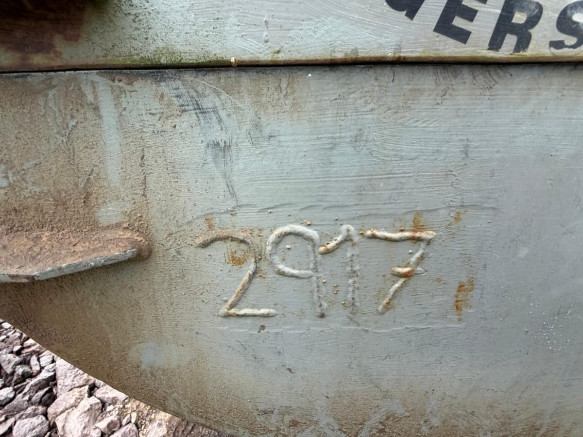 2000 - Dieseltank 6000L m/Pumpestasjon 2235L INNHOLD!