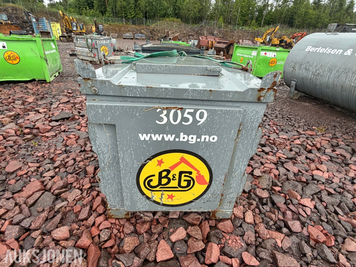 2017 KN Tank 1000L - Ca 25% innhold