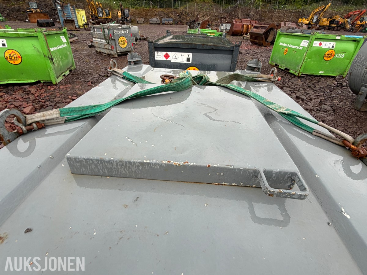2017 KN Tank 1000L - Ca 25% innhold