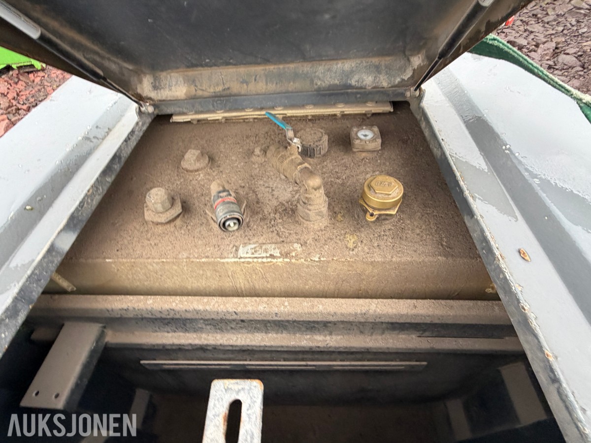 2017 KN Tank 1000L - Ca 25% innhold