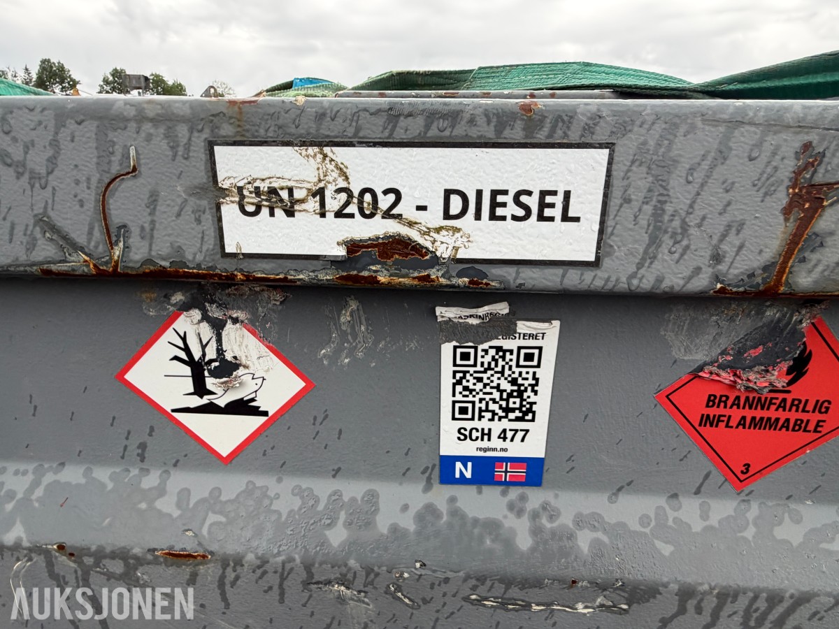 2017 KN Tank 1000L - Ca 25% innhold