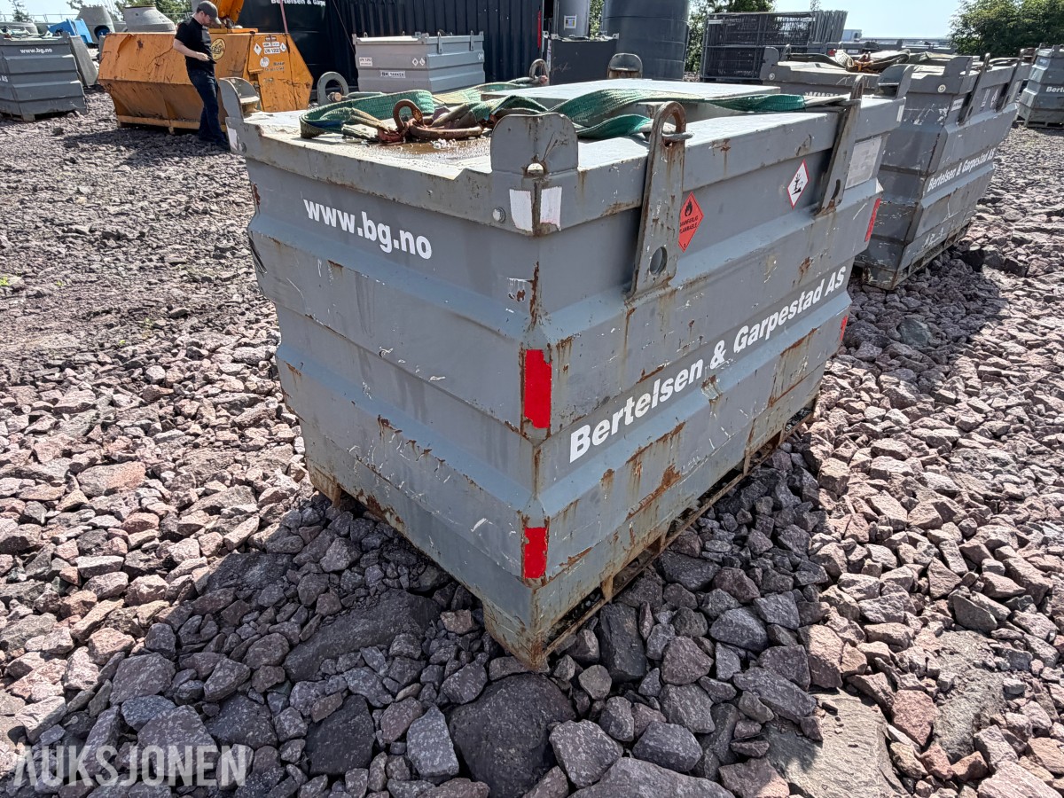 Dieseltank 1000L – ADR-godkjent transporttank